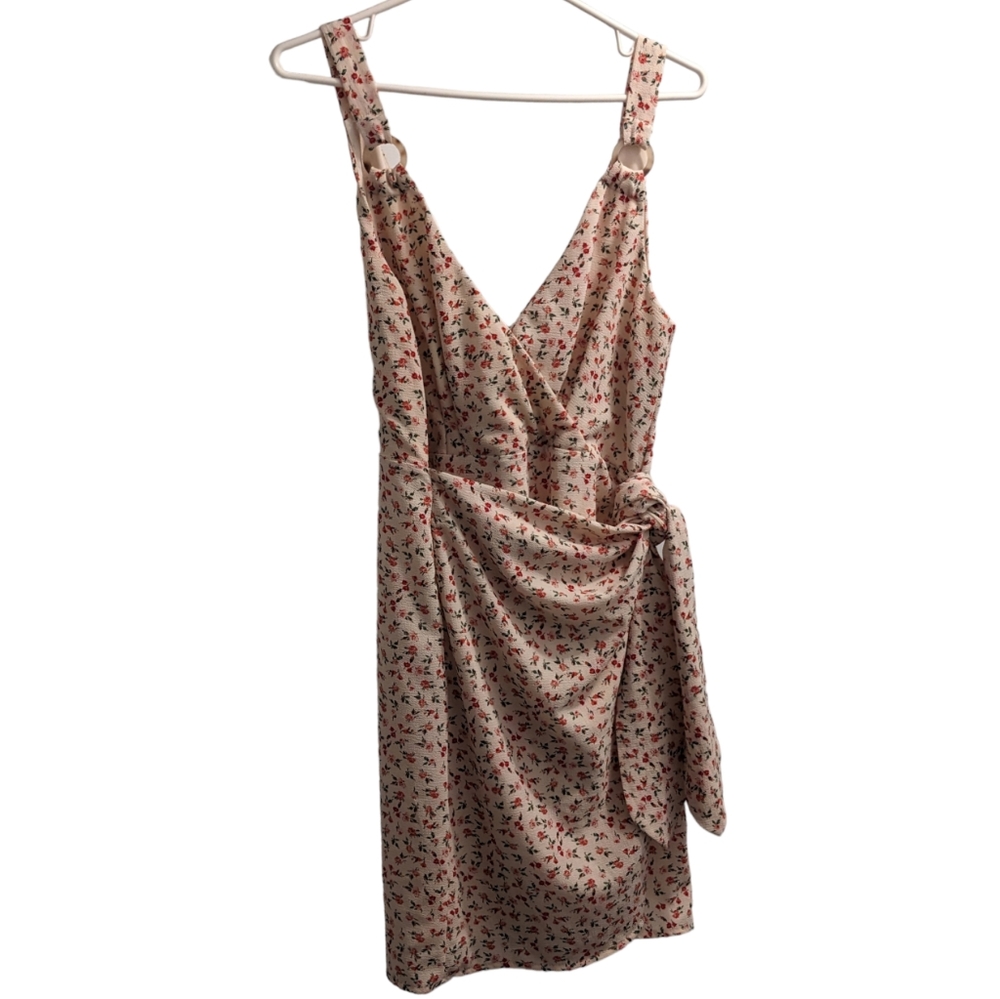🆕 Revamped Floral Wrap Dress M